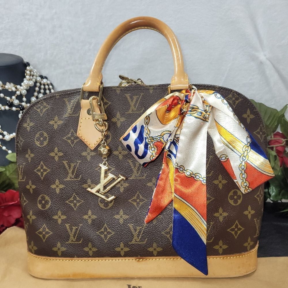 Louis Vuitton Monogram Alma with Dust Bag- Pristine Condition Authentic - Picture 7 of 17